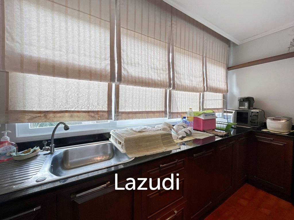 picture The Beach Palace : 2 Bed Condo Beach Front - 12/31