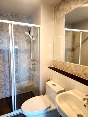 Condos for rent : 🔥Condo for rent: Regent Home Wutthakat, 180 meters from BTS Wutthakat. 🚊Brand new unit, 16th floor, Building A, 📌Rent: 11,000 THB. Price