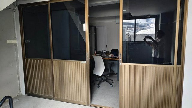 รูป HR3367ให้เช่าอาคาร 4 ชั้น  ประตูน้ำ-ราชปรารภ ตั้งอยู่ใจกลางย่านเศรษฐกิจและการค้าที่คึกคักที่สุดในกรุงเทพฯ เดินทางสะดวกสบาย ใกล้แหล่งช้อปปิ้ง - รูปที่ 9/10