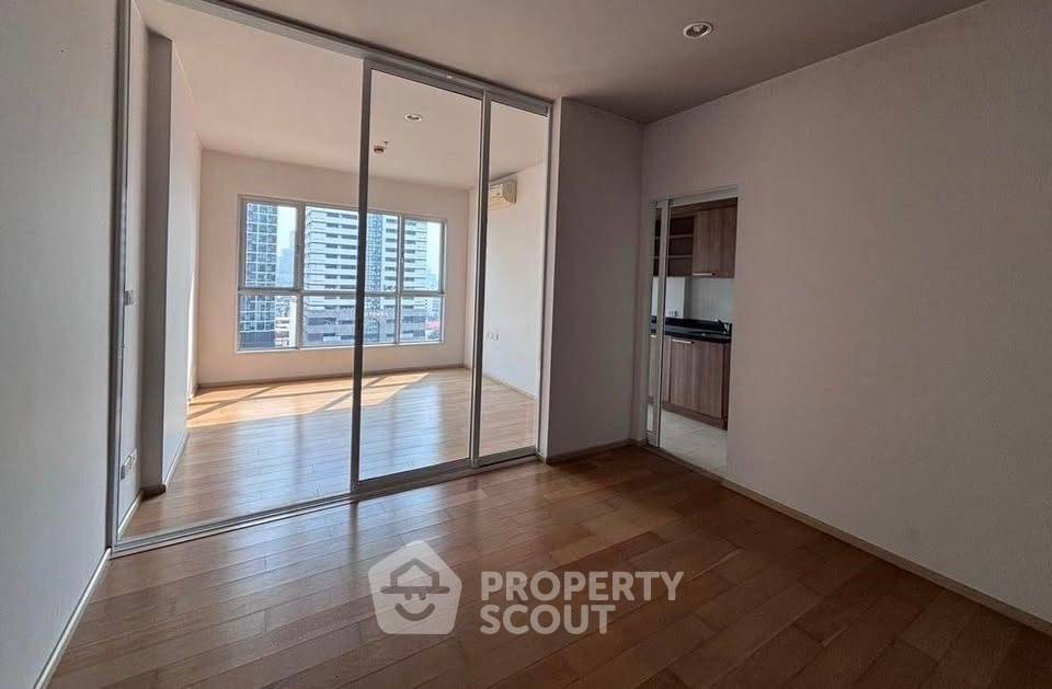 รูป คอนโด 1-ห้องนอน ที่ ไฮฟ์ สาทร ใกล้ BTS กรุงธนบุรี (ID 2441216) - รูปที่ 2/3