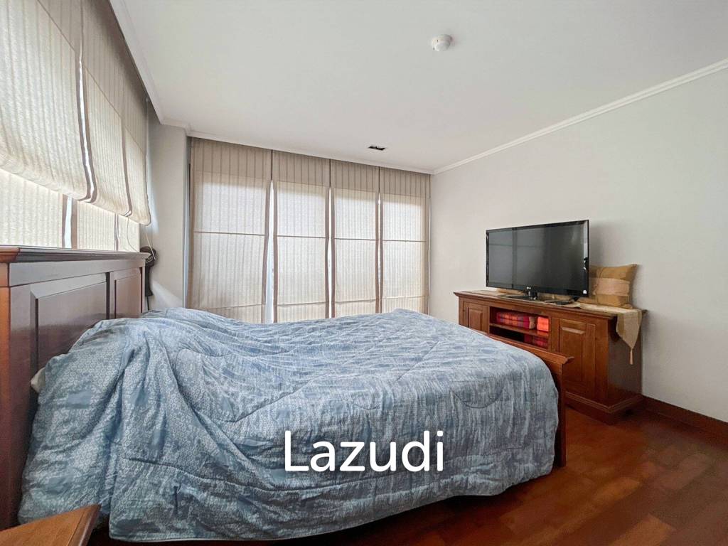 picture The Beach Palace : 2 Bed Condo Beach Front - 25/31