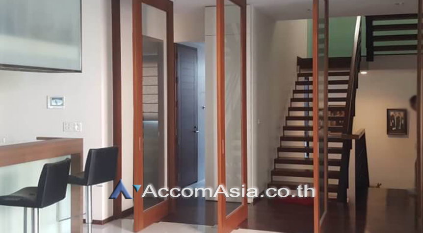 รูป 🔼🔽 AccomA 📩 Spacious home with classic wooden interior in Sathorn (AA25179) - รูปที่ 9/14