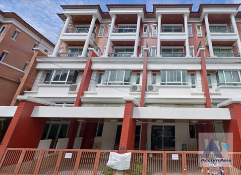 🔼🔽 AccomA 📩 Renovated Townhouse with Open Living Area in Sathorn (AA36392)