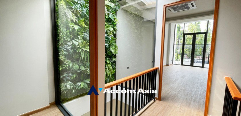 picture 🔼🔽 AccomA 📩  3 BR Townhouse in Khlong Tan Nuea (AA32463) - 19/20