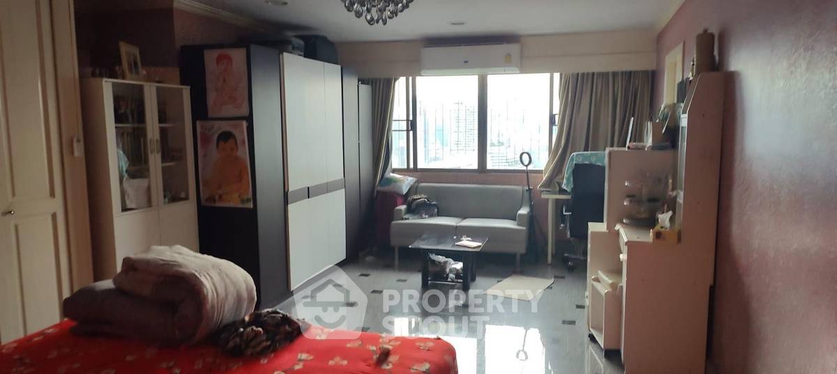 รูป คอนโด 4-ห้องนอน ที่ โอเรียลเต็ล ทาวเวอร์ คอนโดมิเนียม ใกล้ BTS เอกมัย (ID 2356838) - รูปที่ 6/10