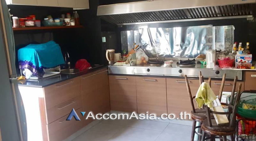 รูป 🔼🔽 AccomA 📩 Spacious home with classic wooden interior in Sathorn (AA25179) - รูปที่ 6/14