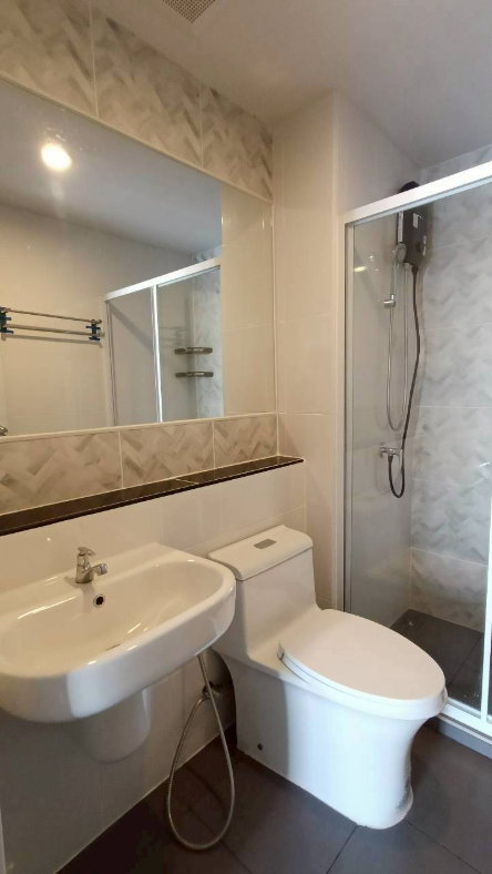 picture Regent Home Wutthakat for rent the best price. - 10/12