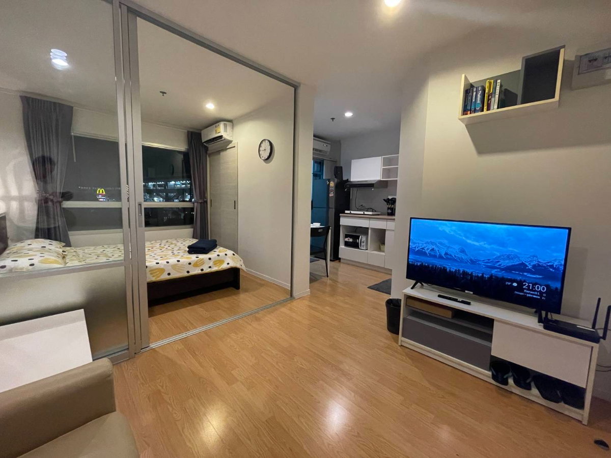 รูป ขายคอนโด ลุมพินี เพลส ศรีนครินทร์ - หัวหมาก สเตชั่น | เฟอร์นิเจอร์ครบ พร้อมเข้าอยู่ | ใกล้ Airport Link & MRT สายสีเหลือง | สนใจโทร 095-819-5559  - รูปที่ 1/9