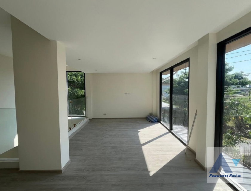 picture 🔼🔽 AccomA 📩  4 BR House in Khlong Tan Nuea (AA45239) - 8/17