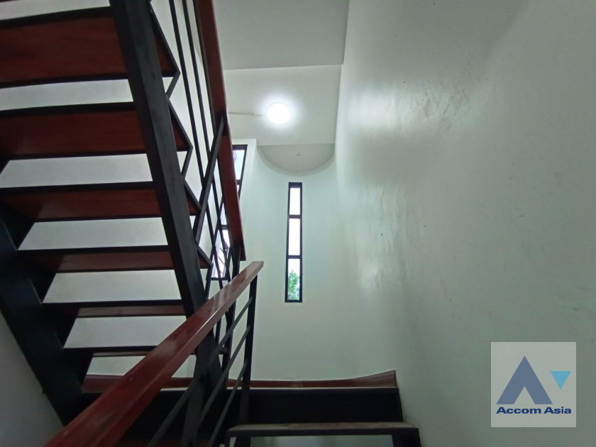 picture 🔼🔽 AccomA 📩 Home Office 4 BR House in Phra Khanong Nuea (AA27236) - 10/20