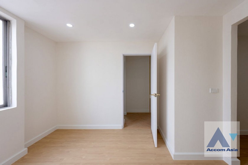 รูป 🔼🔽 AccomA 📩 Spacious corner unit with modern white finishes and green-tile bathrooms (AA43454) - รูปที่ 13/20