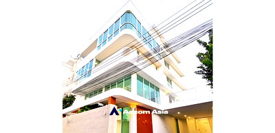 Houses for rent Bangkok : 🔼🔽 AccomA 📩 Home Office 5 BR House in Suan Luang (AA33659)