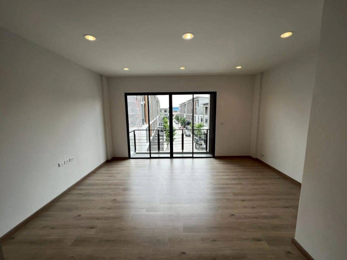 รูป 🏡 ทาวน์โฮม 3 ชั้น Premium Place Phaholyothin–Ramintra 4 ห้องนอน 3 ห้องน้ำ ทำเลศักยภาพ พหลโยธิน–รามอินทรา ใกล้ BTS พร้อมเข้าอยู่ - รูปที่ 12/19