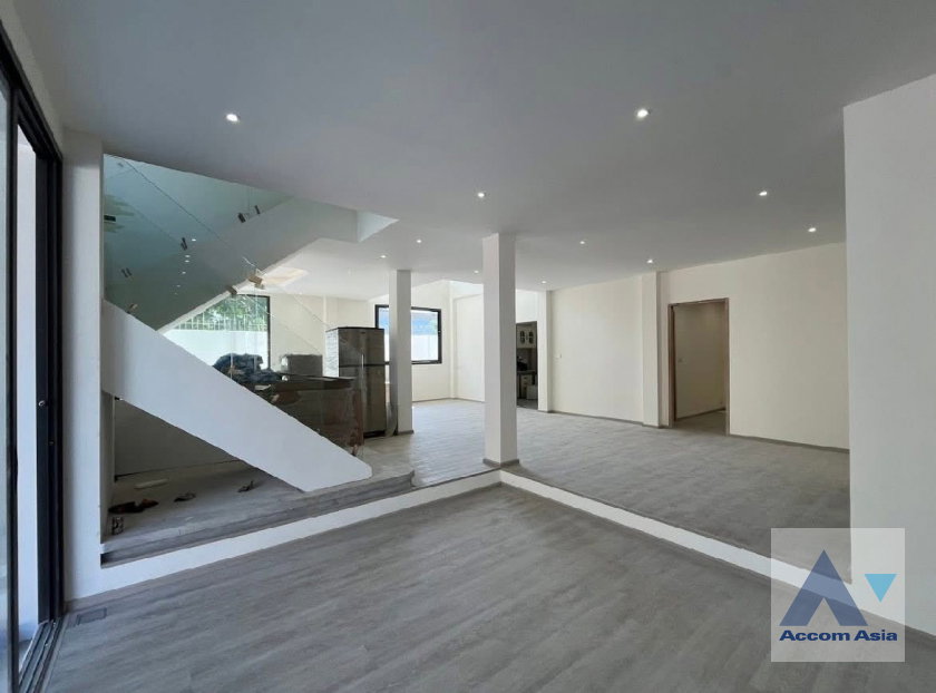 picture 🔼🔽 AccomA 📩  4 BR House in Khlong Tan Nuea (AA45239) - 2/17