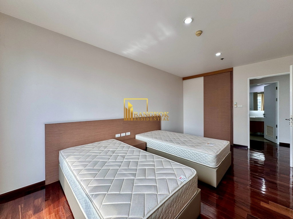 รูป Luxurious 3 Bedroom Apartment in Phrom Phong - BR0474AP - รูปที่ 30/50