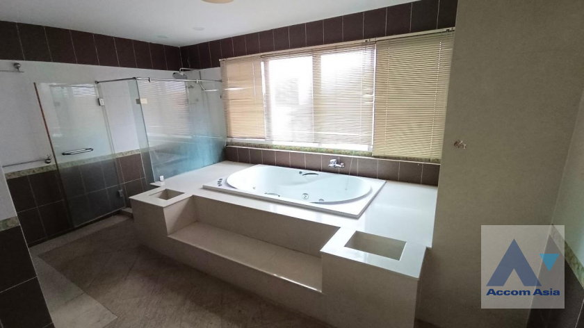 picture 🔼🔽 AccomA 📩 Renovated Townhouse with Open Living Area in Sathorn (AA36392) - 15/18