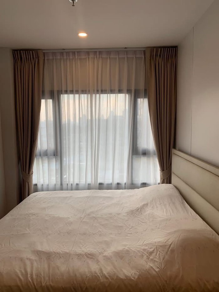 picture Life Rama 4 - Asoke - 4/8