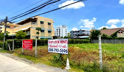 Land for rent Sukhumvit Road : Land for rent, Bearing Soi 54, Samut Prakan Province.