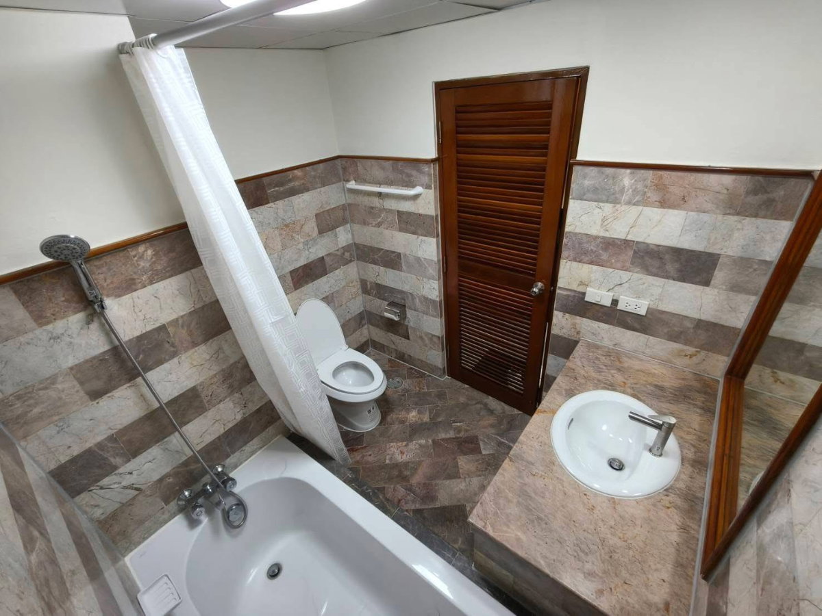 picture Sukhumvit                 Suite - 6/6