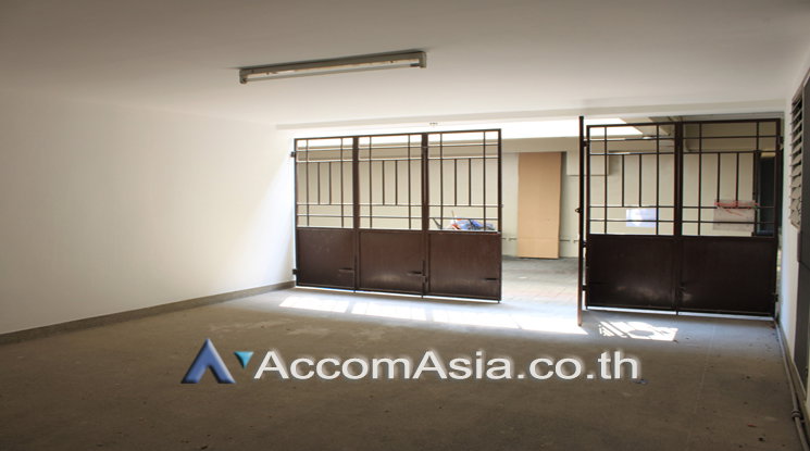 picture 🔼🔽 AccomA 📩 4 BR House @ (1714728) - 10/10