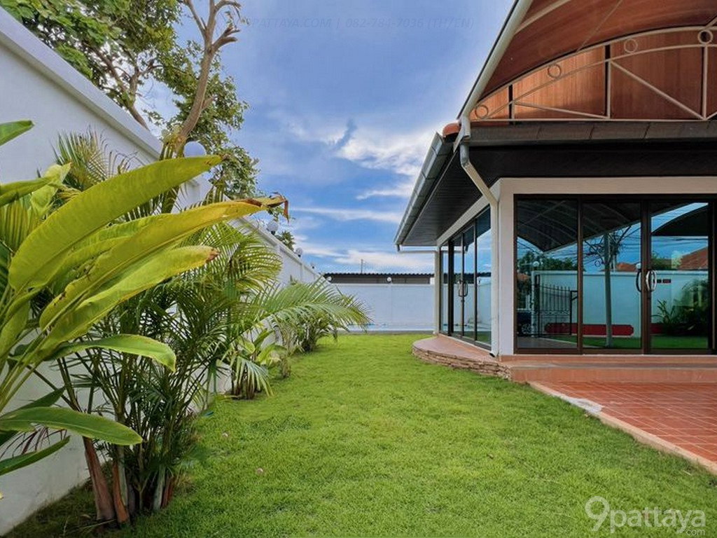 รูป บ้านเดี่ยว 2 ชั้น | Royal View Village Pattaya ✨ บ้านขนาดใหญ่ บนที่ดินกว้าง ทำเลศักยภาพ เหมาะสำหรับครอบครัว พักอาศัยระยะยาว หรือปรับเป็นบ้านลงทุน 🏡🌿 - รูปที่ 2/12