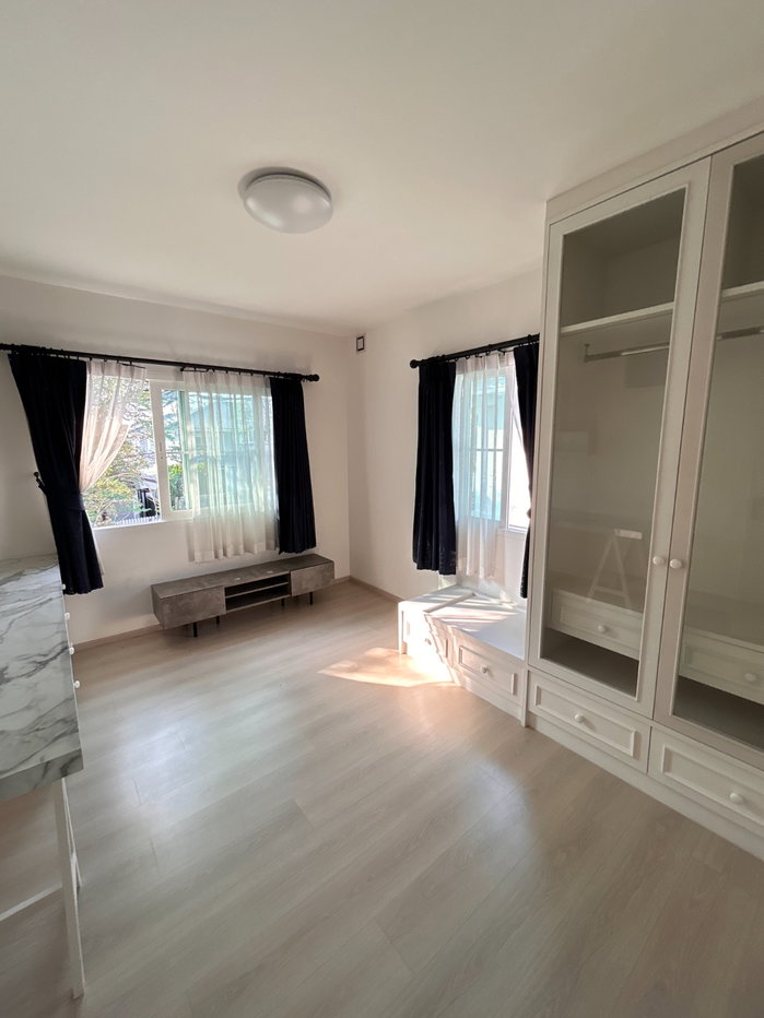 รูป บ้านเดี่ยว 2 ชั้น หลังมุม พื้นที่กว้าง เป็นส่วนตัว - รูปที่ 12/14