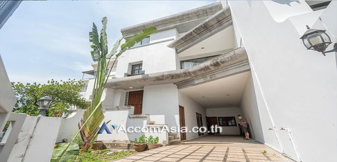 🔼🔽 AccomA 📩  3 BR House @ (110167)
