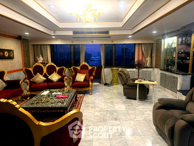 Condos for rent BTS Ekkamai : 4-BR Condo at Oriental Towers Condominium near BTS Ekkamai (ID 2356838)