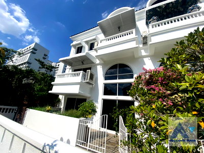 Townhouses for sale One Bangkok : 🔼🔽 AccomA 📩 Pet friendly 4 BR Townhouse @Kiarti Thanee City (AA38715)