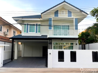 Houses for sale Chonburi : Newly Renovated 2-Story House in Central Pattaya with Complete Furnishings