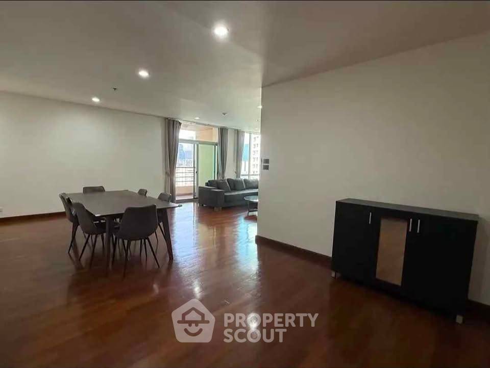 รูป คอนโด 3-ห้องนอน ที่ แกรนด์ หลังสวน คอนโดมิเนียม ใกล้ BTS ราชดำริ (ID 2776401) - รูปที่ 3/9