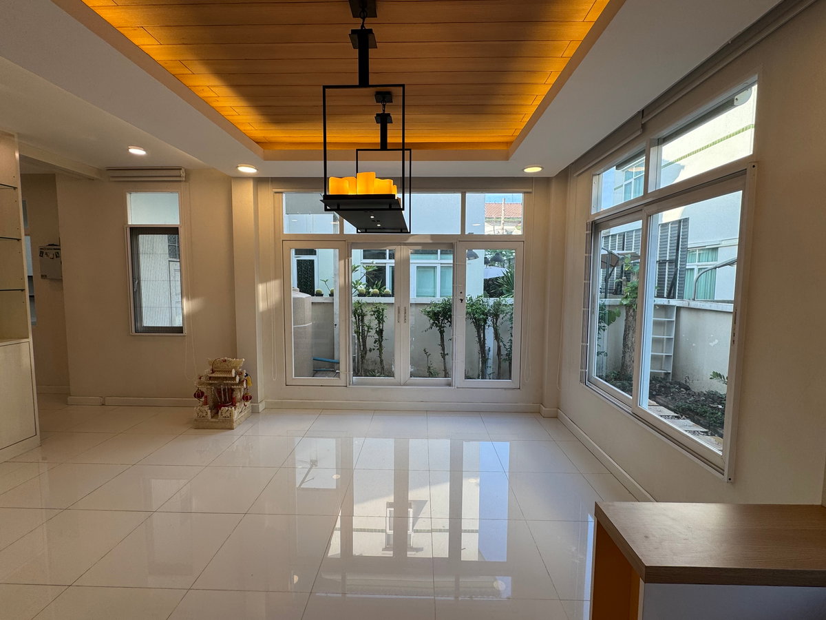 รูป 🔥🌴 บ้านสวยครบ จบในหลังเดียว! สไตล์สเปน เกษตร–นวมินทร์ 🌴🔥 - รูปที่ 2/38