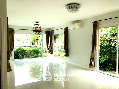 Houses for sale Bangkok : 3-BR House at Home Place The Park (Ring Road - Rama 9) close to Suvarnabhumi Airport (ID 2756868)