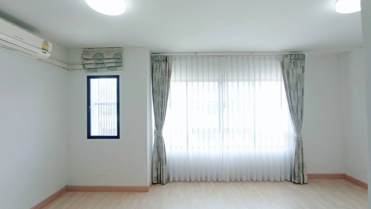 รูป บ้านเช่า รัตนาธิเบศร์ เมืองนนทบุรี ใกล้รถไฟฟ้า MRT ห้างเซนทรัลรัตนาธิเบศร์ ศูนย์ราชการนนทบุรี แคราย เดินทางสะดวก ปลอดภัย ใกล้ทางด่วน ใจกลางเมืองนนท์ - รูปที่ 6/9