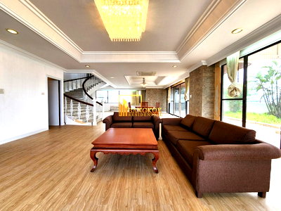 Apartment building for rent The Customs Department : Desirable 4 Bedroom Duplex Apartment in Phrom Phong Area - BR0452AP