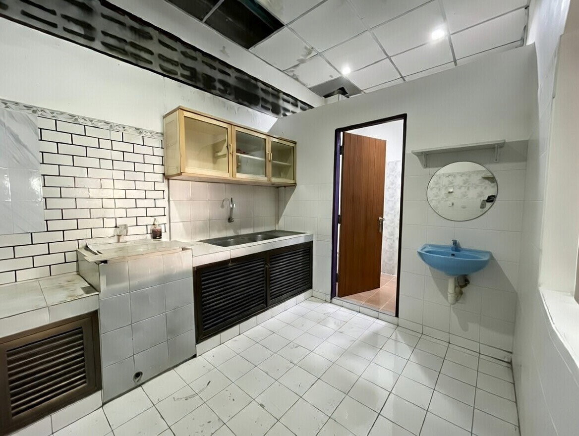 รูป ให้เช่า ทาวน์เฮาส์ 3 ชั้น ใกล้ MRT จรัญสนิทวงศ์ 13 เพียง 200 เมตร เดินถึงสถานี ทำเลดีมาก เข้าเมืองสะดวก เหมาะอยู่อาศัยหรือทำโฮมออฟฟิศ - รูปที่ 10/10