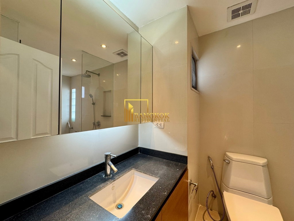 รูป Expansive 3 Bedroom Duplex Apartment in Phrom Phong Area - BR0119AP - รูปที่ 33/50