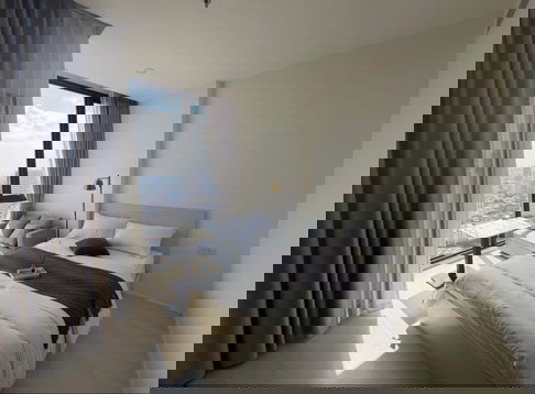 Mazarine                Ratchayothin 