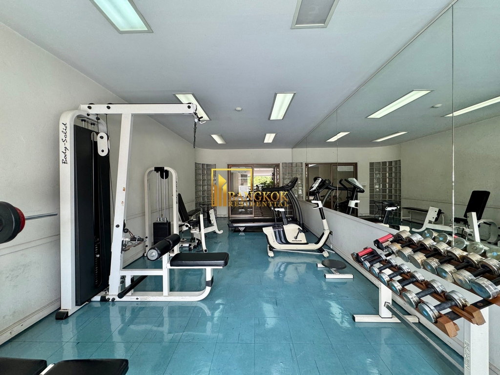 รูป Expansive 3 Bedroom Duplex Apartment in Phrom Phong Area - BR0119AP - รูปที่ 42/50