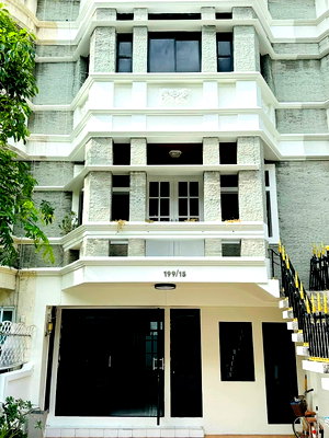 โฮมออฟฟิศให้เช่า : 🌟 Moo Baan Chicha castle Sukhumvit 31 Size 350 SQ.M Type 3 Bedroom 4 Bathroom  Rental.90,000 THB