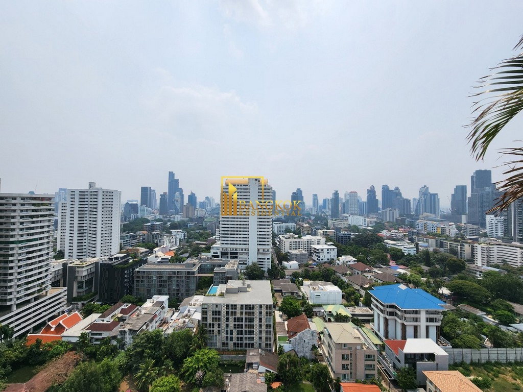 รูป Desirable 4 Bedroom Duplex Apartment in Phrom Phong Area - BR0452AP - รูปที่ 7/39