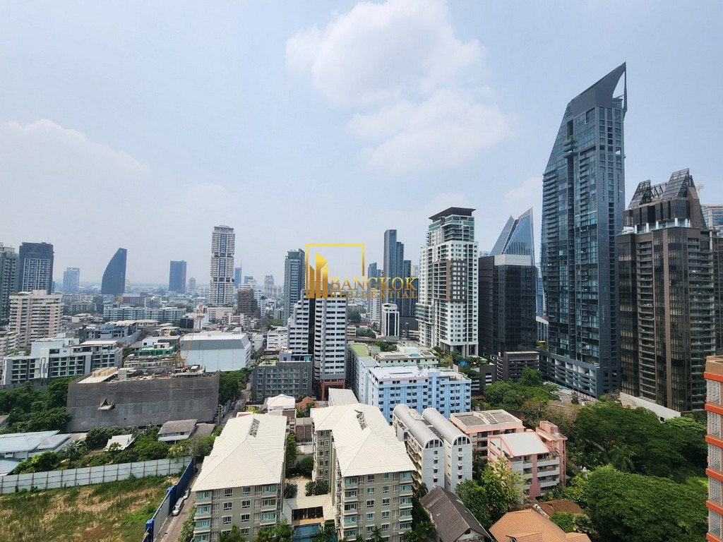 รูป Desirable 4 Bedroom Duplex Apartment in Phrom Phong Area - BR0452AP - รูปที่ 6/39