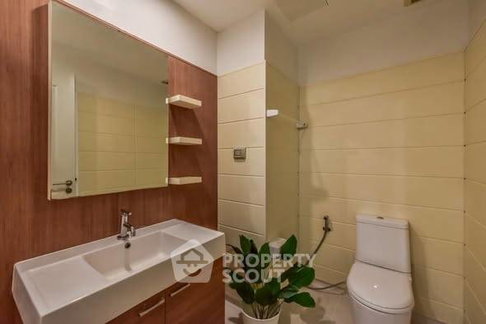 2-BR Condo at Q House Sathorn near BTS Krung Thon Buri (ID 2775134)