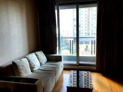Condos for rent : For rent The Address Asoke 1 bedroom 7th floor near MRT Phetchaburi
