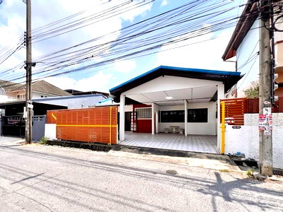 Houses for sale Bangkok : Single-Story House for Sale: "Minimalist-Contemporary" Style – Newly Renovated & Move-in Ready!