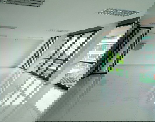 รูป ให้เช่าอาคารสำนักงาน 4 ชั้น พร้อมที่พักชั้นบน / ทำเลซอยคู้บอน / ริมถนนคู้บอน / จอดรถ 12 คัน / แอร์ 23 เครื่อง / เหมาะหลากหลายธุรกิจ - รูปที่ 8/23