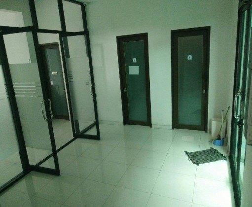 รูป ให้เช่าอาคารสำนักงาน 4 ชั้น พร้อมที่พักชั้นบน / ทำเลซอยคู้บอน / ริมถนนคู้บอน / จอดรถ 12 คัน / แอร์ 23 เครื่อง / เหมาะหลากหลายธุรกิจ - รูปที่ 3/23