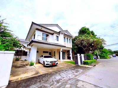 บ้านเดี่ยวให้เช่า : ให้เช่าบ้านเดี่ยว หมู่บ้านมัณฑนา เลค วัชรพล สุขาภิบาล 5 บ้านหลังมุม ใกล้สถานีรถไฟฟ้า สายสีเขียว (N.2048)