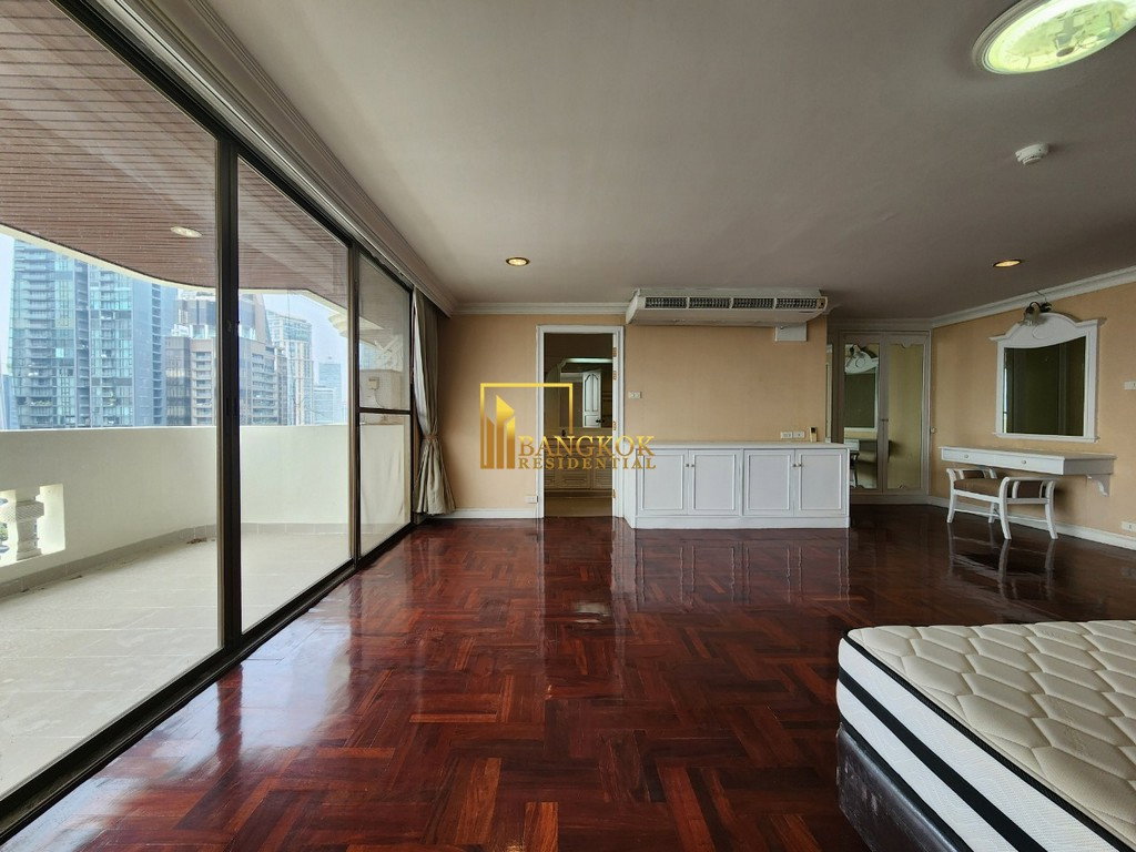 รูป Desirable 4 Bedroom Duplex Apartment in Phrom Phong Area - BR0452AP - รูปที่ 19/39