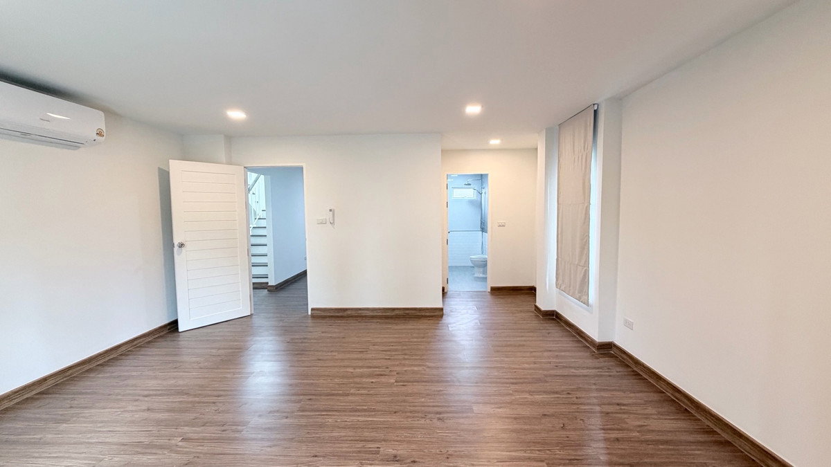 รูป WS6976 🔥 ให้เช่าบ้านแฝด 3 ชั้น อ่อนนุช–ศรีนครินทร์ พร้อมอยู่ พื้นที่ใหญ่! 🔥 ใกล้ MRT ศรีนครินทร์ 38 เพียง 45,000 บาท/เดือน - รูปที่ 14/22